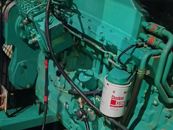 隆尧如何确定新的发电机组控制系统是否与原系统兼容？